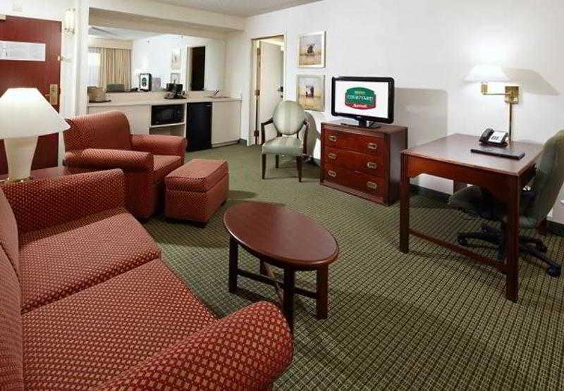 Courtyard By Marriott Tulsa Central Zewnętrze zdjęcie
