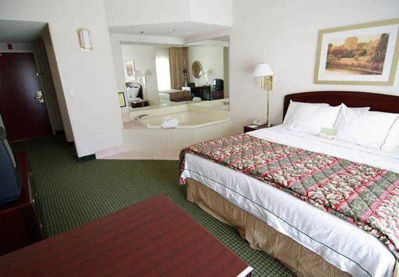 Courtyard By Marriott Tulsa Central Zewnętrze zdjęcie