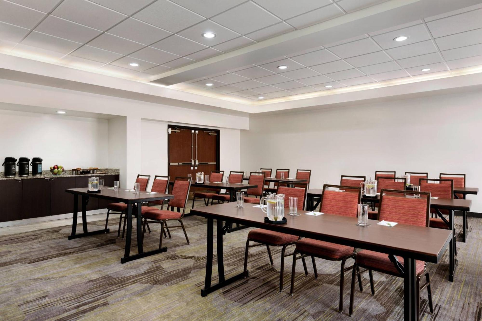 Courtyard By Marriott Tulsa Central Zewnętrze zdjęcie